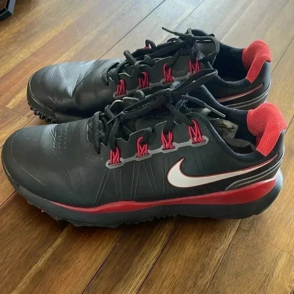 Vintage Nike TW 14 golf shoes